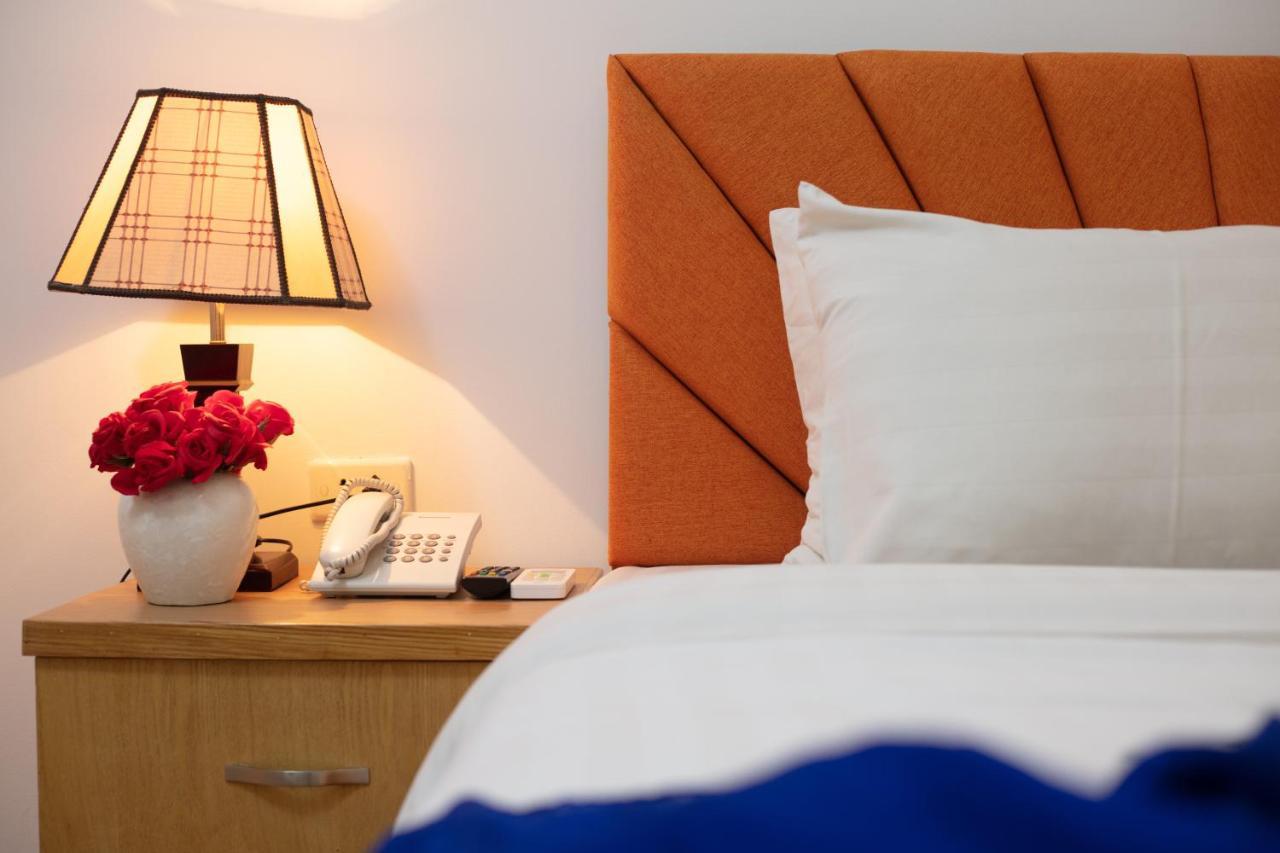Blau Hotel Ханой Екстериор снимка