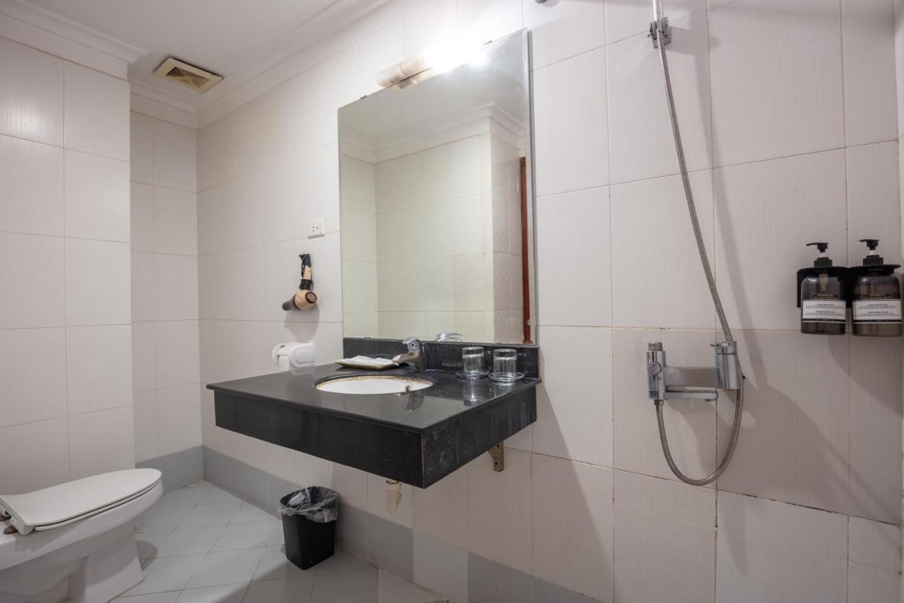 Blau Hotel Ханой Екстериор снимка
