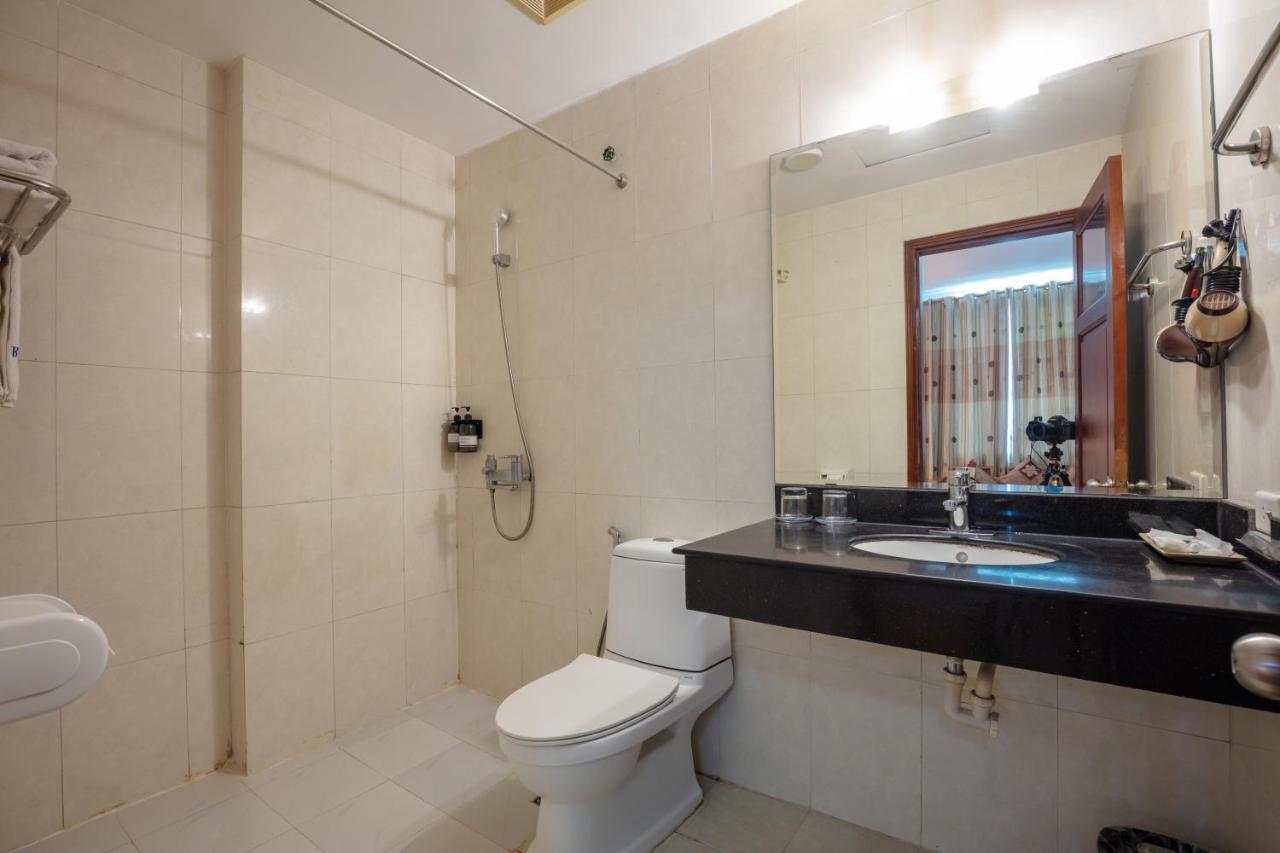 Blau Hotel Ханой Екстериор снимка